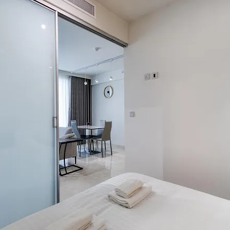 The Official Mercury 2br With Pool Access By 360 Estates *