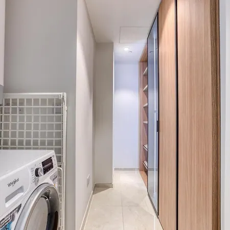 The Official Mercury 2br With Pool Access By 360 Estates *