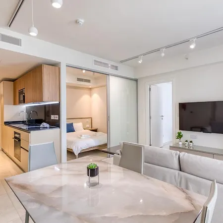 The Official Mercury 2br With Pool Access By 360 Estates *