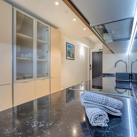 The Official Mercury 2br With Pool Access By 360 Estates