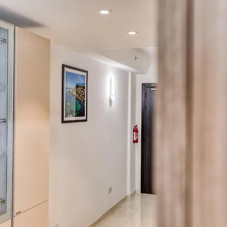 The Official Mercury 2br With Pool Access By 360 Estates Apartmán