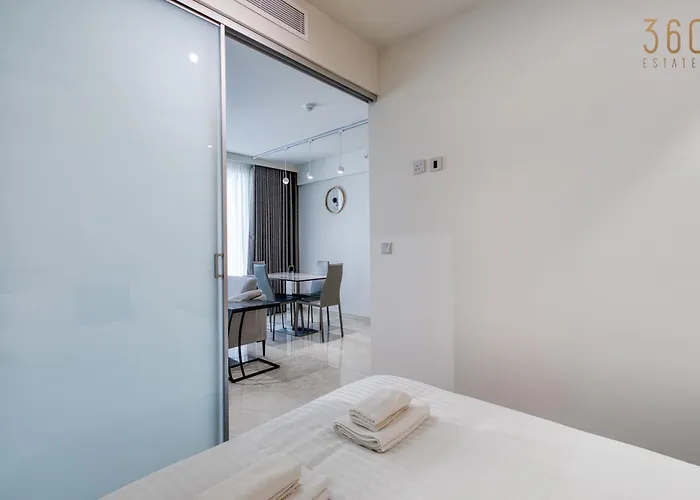 The Official Mercury 2br With Pool Access By 360 Estates *