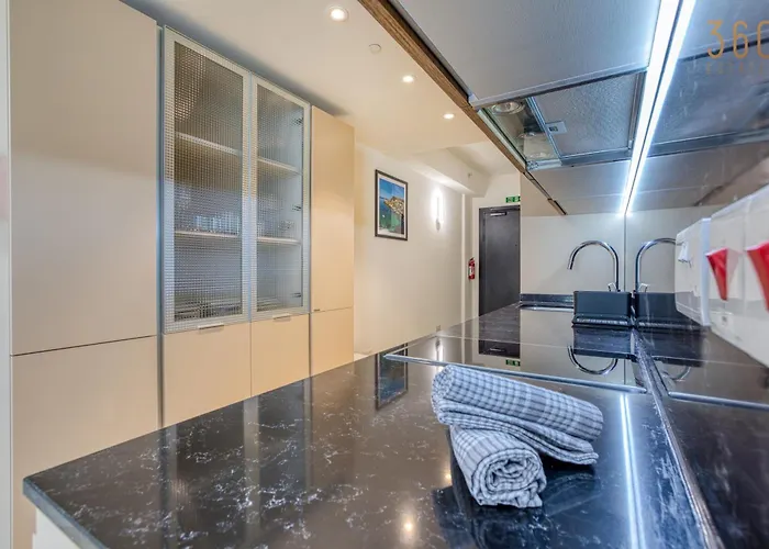 The Official Mercury 2br With Pool Access By 360 Estates