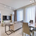 The Official Mercury 2br With Pool Access By 360 Estates *
