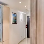 The Official Mercury 2br With Pool Access By 360 Estates 아파트