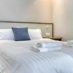 The Official Mercury 2br With Pool Access By 360 Estates *